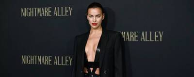 Ирина Шейк - Ирина Шейк появилась на премьере фильма Брэдли Купера «Аллея кошмаров» - runews24.ru - Москва - Нью-Йорк