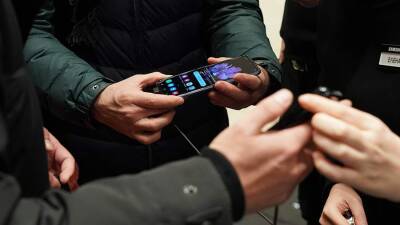Бизнес указал на риск дефицита электроники в РФ - iz.ru - Москва - Россия - Швейцария - Израиль