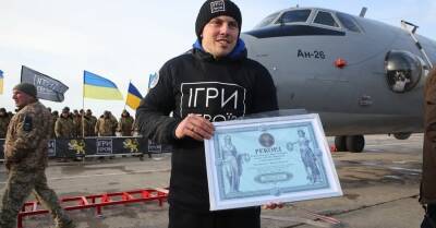 На Харьковщине потерявший на войне ногу экс-военный установил рекорд, протянув 16-тонный самолет - kp.ua - Украина - Харьковская обл. - Винницкая обл.