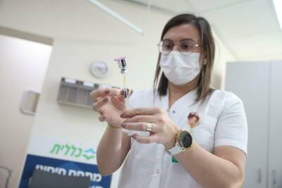 Первые исследования показывают, что вакцины работают против Омикрона - news.israelinfo.co.il - Англия