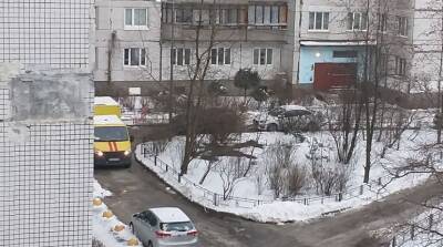 Лопнувшая труба на Кораблестроителей оставила жителей без тепла - neva.today - Санкт-Петербург - район Василеостровский, Санкт-Петербург