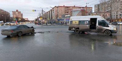 В Челябинске в ДТП с маршруткой пострадала 16-летняя девушка - runews24.ru - Челябинск