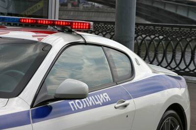 Двое безработных ограбили москвича в подъезде жилого дома на юге столицы - vm.ru - Москва