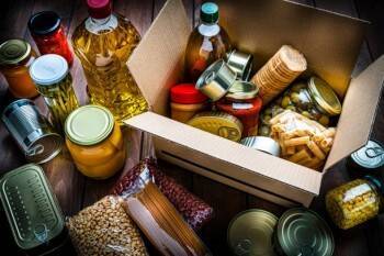 Артем Метелев - Продукты, у которых заканчивается срок годности, могут начать отдавать нуждающимся - vologda-poisk.ru