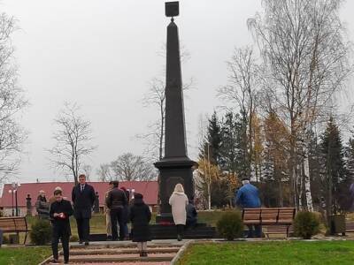 В Карелии обиделись за выбитые на памятнике в Ленобласти слова о «карельской армии фашистов» - rosbalt.ru - Россия - Ленинградская обл. - Финляндия - республика Карелия