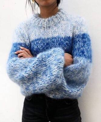 Эльза Хоск - Полосатый свитер — модное спасение от осенней хандры. И вот 10 классных вариантов на каждый день - skuke.net