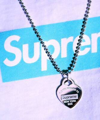 Самая неожиданная коллаборация сезона: Tiffany x Co. и Supreme выпустили коллекцию украшений - skuke.net
