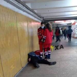 В харьковском метро умер пассажир. Фото - reporter-ua.com - Харьков