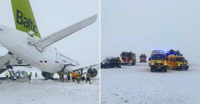 ФОТО. ЧП в аэропорту "Рига": из-за плохой видимости с рулежной дорожки съехал самолет airBaltic, аэропорт закрыт до 17.00 - rus.delfi.lv - Вильнюс - Рига - Стокгольм - Латвия - Таллинн