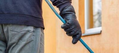 Житель поселка с ломом сходил магазин и накрыл стол для приятеля - stolicaonego.ru - республика Карелия
