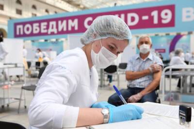 Андрей Орлов - Онколог объяснил, как ставить прививку от COVID-19 раковым больным - vm.ru