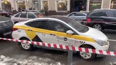 Раненный при стрельбе в Москве таксист вез букет цветов - iz.ru - Москва - Израиль