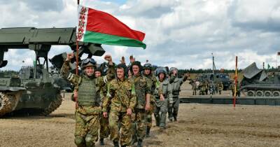 Александр Лукашенко - Тарас Чмут - "Без боевого опыта, но боеспособная". Сколько солдат и техники у Лукашенко - focus.ua - Россия - Украина - Белоруссия