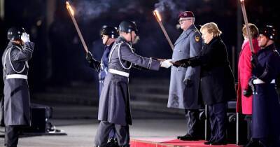 Ангела Меркель - Неоднозначное наследие. Как Меркель прощалась с Германией в свете факелов - dsnews.ua - Украина - Германия
