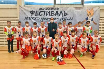 Юрий Сорокин передал спортивный инвентарь псковским футболистам - mk-pskov.ru - Россия - Псков