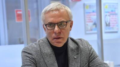 Вячеслав Фетисов - Фетисов назвал большим разочарованием для болельщиков отмену МЧМ-2022 по хоккею - russian.rt.com - Россия - Канада - Словакия