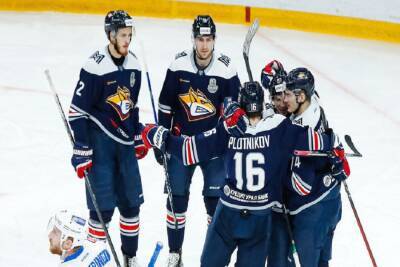 "Металлург" и "Трактор" стали первыми командами, которые вышли в плей-офф КХЛ - sport.ru - Санкт-Петербург - Челябинск - Магнитогорск
