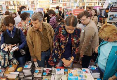 Ведущие операторы книжного рынка составили рейтинг лучших книг за 2021 год - sib.fm - Россия