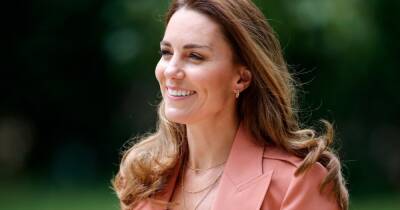 принц Уильям - Кейт Миддлтон - СМИ назвали самый дорогой наряд Кейт Миддлтон в 2021 году (фото) - focus.ua - Украина - Англия