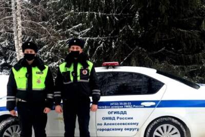 Белгородские инспекторы ДПС помогли водителю из Воронежа довезти до больницы 9-месячного ребенка - mk.ru - Воронеж