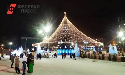 Пермь новогодняя: Дед Мороз на истребителе, каток на набережной и елка под куполом - fedpress.ru - Пермь