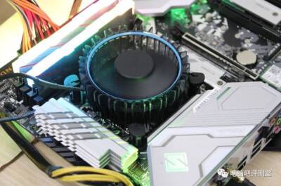 Новый боксовый кулер Intel Laminar RM1 протестировали с чипом Core i5-12400 — температура под нагрузкой не превышала 73°C - itc.ua - Украина