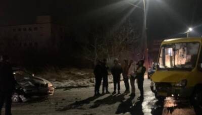 Под Львовом несовершеннолетний устроил ДТП с маршруткой: есть пострадавшие. ФОТО - enovosty.com - Украина - Львов - Львовская обл. - Червоноград