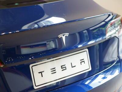 Илон Маск - Tesla отзывает 475 тыс. электромобилей из-за дефектов, повышающих вероятность ДТП - gordonua.com - Украина