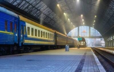 В поездах УЗ Новый год встретят 10 тысяч пассажиров - korrespondent.net - Украина