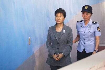 Пак Кынхе - Осужденная за коррупцию экс-президент Южной Кореи вышла на свободу - trend.az - Южная Корея
