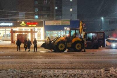 В Новосибирске экскаватор сбил 9-летнего школьника на пешеходном переходе - sib.fm - Новосибирск - район Октябрьский, Новосибирск