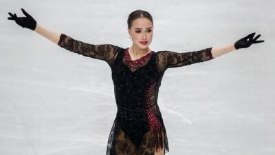 Алина Загитова - Какие формы! Алина Загитова впервые станцевала на публику в бикини - 5-tv.ru - Эмираты