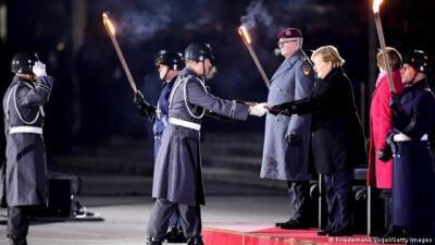 Ангела Меркель - Как прошел торжественный уход с должности канцлера Ангелы Меркель. ВИДЕО - enovosty.com - Германия - Берлин