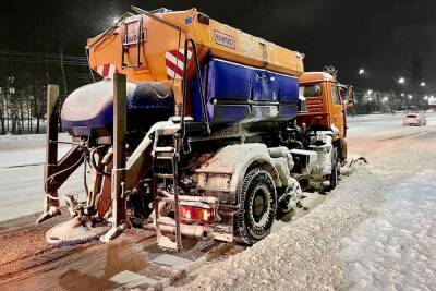 Новгородские коммунальные службы усилят работу над уборкой города от снега - mk.ru - Новгородская обл. - Великий Новгород