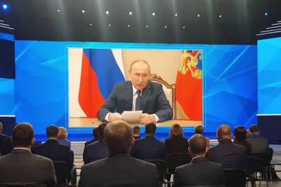 Владимир Путин - Путин назвал «Единую Россию» партией большинства - mk.ru - Россия