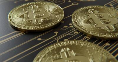 Курс биткоина рухнул на 20 процентов - ren.tv