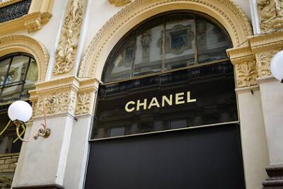 Chanel - Zara - Блогерша купила адвент-календарь Chanel и разочаровалась - lenta.ru