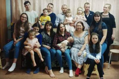 С многодетной семьи, 23 года живущей в кладовке саратовского детского сада, требуют 370 тысяч за услуги ЖКХ - saratov.mk.ru - Россия - Саратов