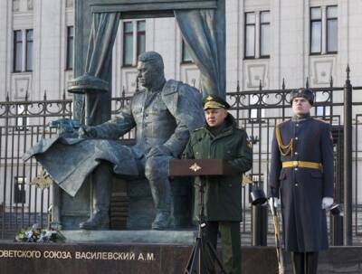 Сергей Шойгу - Владимир Мединский - Шойгу открыл памятник маршалу СССР Василевскому - vpk-news.ru - Россия