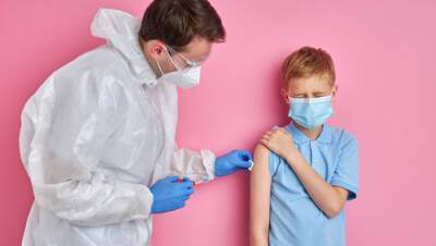 Отец в Холоне привил детей от коронавируса без разрешения жены и получил вызов в полицию - vesty.co.il - Израиль