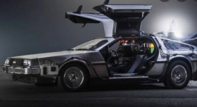 В Буковеле заметили оригинальный легендарный автомобиль DeLorean DMC-12 из серии фильмов «Назад в будущее». ФОТО - enovosty.com - Украина - Ирландия