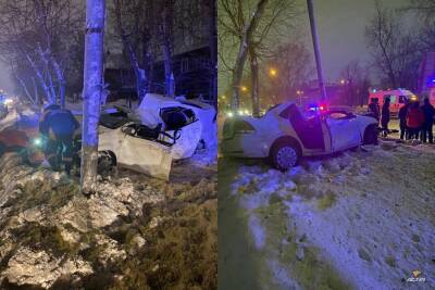В Новосибирске Volkswagen Polo влетел в столб в Октябрьском районе - sib.fm - Новосибирск - район Октябрьский, Новосибирск