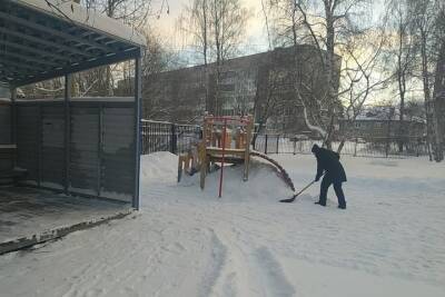 Петрозаводчане в выходной взялись за лопаты и очистили заснеженный город - karel.mk.ru - Петрозаводск - республика Карелия