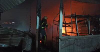 Пожар в Киеве: на Оболони сгорели 8 торговых павильонов - dsnews.ua - Украина - Киев - район Оболонский