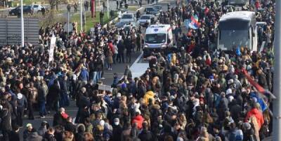 «Эко-майданщики» перекрыли трассы 53 населенных пунктах Сербии - politnavigator.net - Сербия - Белград