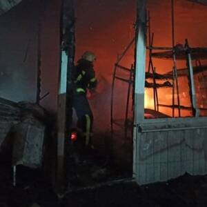 В Киеве на рынке произошел крупный пожар. Фото - reporter-ua.com - Украина - Киев - район Оболонский, Киев