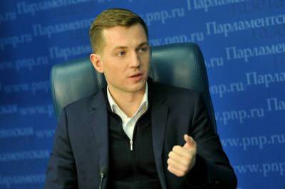 Владимир Путин - Артем Метелев - Законопроект о страховании волонтёров собираются внести в Госдуму до конца года - pnp.ru