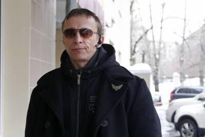 Гарик Сукачев - Иван Охлобыстин - Охлобыстин призвал вводить QR-коды ради стабильности - mk.ru - Россия - Китай - США