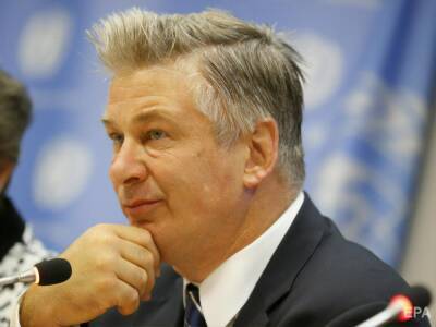 Алек Болдуин - Галина Хатчинс - Болдуин удалил страницу в Twitter после интервью об убийстве оператора на съемках "Ржавчины" - gordonua.com - США - Украина