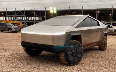 Илон Маск - Tesla Cybertruck - Tesla Cybertruck получит версию с четырьмя электродвигателями - autostat.ru